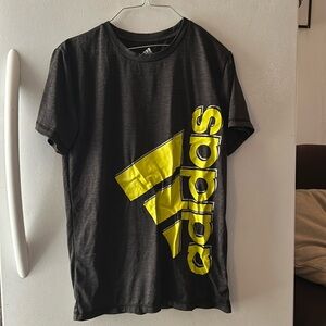 Adidas tshirt kids large